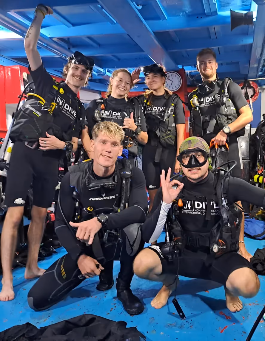 A group of DV dive guys